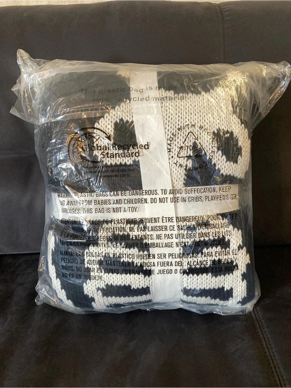 Pottery Barn New Sealed Chunky Knit Throw Black White Bones Skull Skeleton